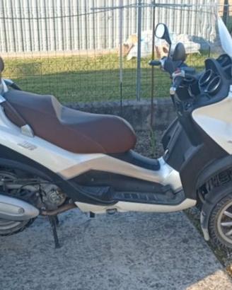 Piaggio MP3 300