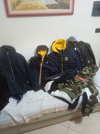in blocco giubbini e maglie usati di mio figlio