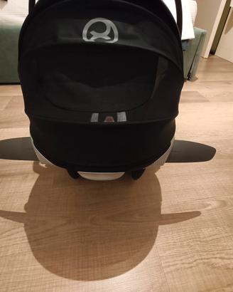 ovetto cybex  platinum con adattatore 