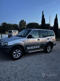 Nissan terrano