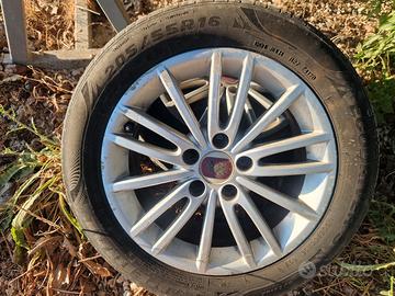 4 cerchi più pneumatici fiat croma