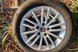 4 cerchi più pneumatici fiat croma