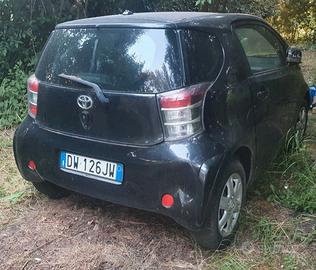 Toyota iq