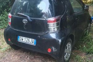 Toyota iq
