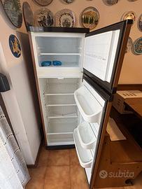 Frigorifero con congelatore 54x159x53cm