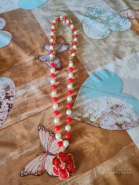 Collana lunga con fiore
