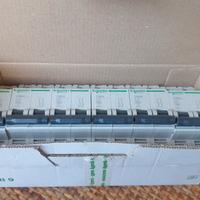 6 interruttori magnetotermici SCHNEIDER C60H C10