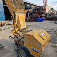 Pompa per sottofondi + comopressore € 7.000,00+iva