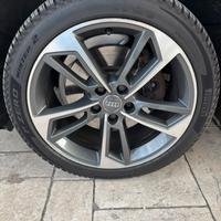 Pneumatici invernali Pirelli P Zero 245 40 18