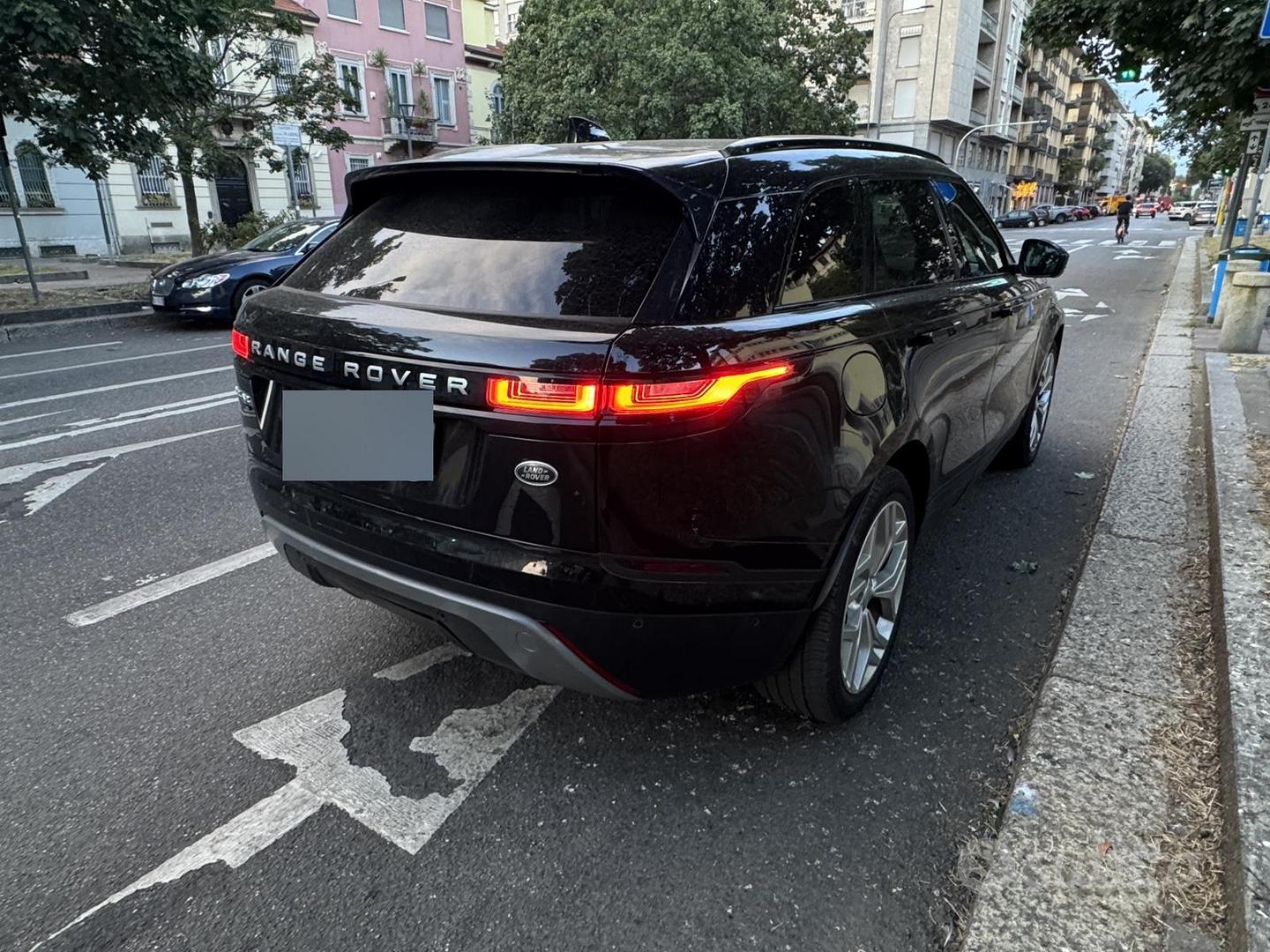 Land Rover Velar 2021 photo 3