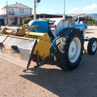 Ford 4100 e attrezzature