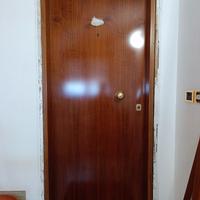 Portone ingresso appartamento 