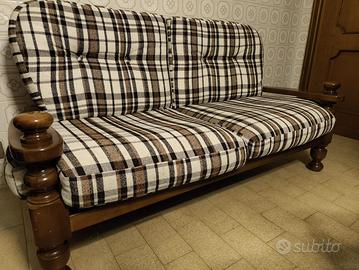 Divano rustico a due posti con struttura in legno