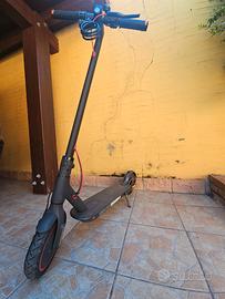Monopattino Mi Elettric Scooter Pro