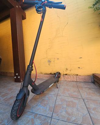 Monopattino Mi Elettric Scooter Pro