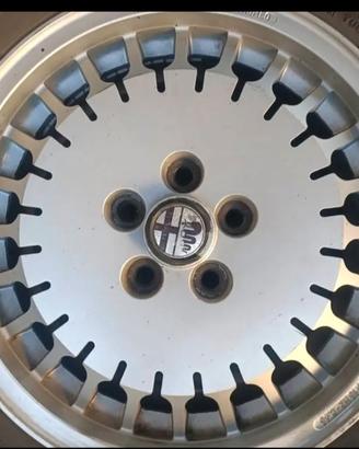4 cerchi piu 1 con gomme