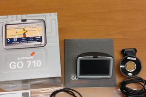 NAVIGATORE TOM TOM GO 710 CON TUTTI GLI ACCESSORI