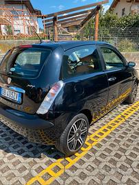 Lancia Ypsilon 1.3 MJT 75 CV Argento