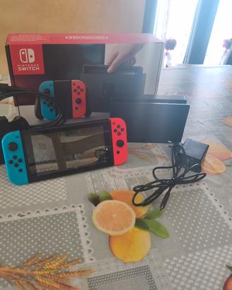 Nintendo Switch (blu/rossa neon) -  Perfetta