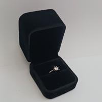 Anello solitario