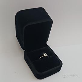 Anello solitario