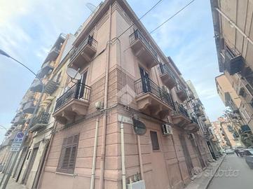 3 LOCALI A PALERMO