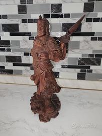 Statua vintage cinese in legno intagliato a mano