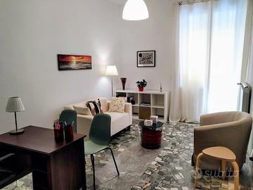 Stanza condivisa per psicoterapeuti, psichiatri