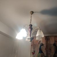 Lampadario con luci a forma di campanule 