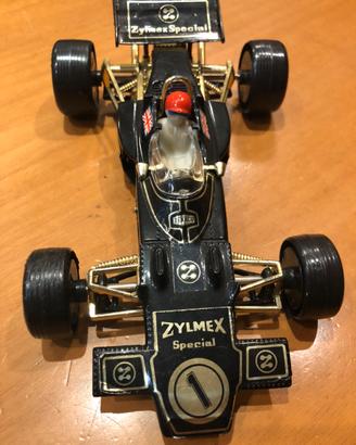 AUTOMOBILINA LOTUS