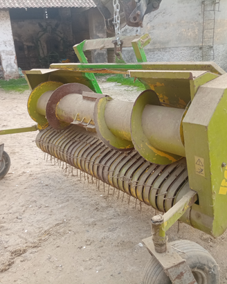 Pick-up Bodini. Attacco trincia claas 820 840