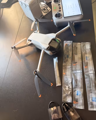 drone DJI MINI 3  combo + dji care ( 9luglio 2027)