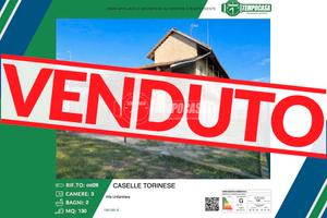 VILLA LIBERA SU 3 LATI CON GIARDINO PRIVATO