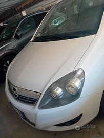 Opel Zafira 1600 anno 2010