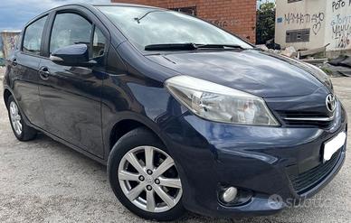 Toyota Yaris 1.0 Benz. 5porte Nav/Telec/USB/Tauch