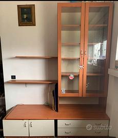 Mobile componibile con vetrina