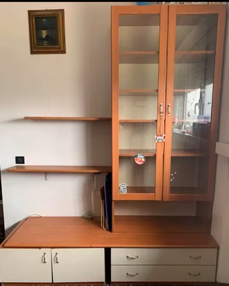 Mobile componibile con vetrina