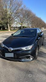Toyota Auris 1.6 D4D Lounge - 2016