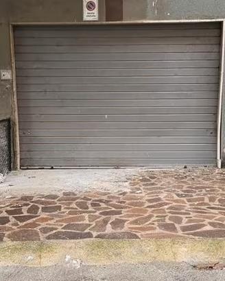 Garage/locale deposito/magazzino/box auto