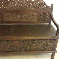 Panca intarsiata con contenitore