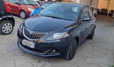 Lancia Ypsilon 1.0 FireFly 5 porte S&S Hybrid Gold