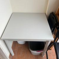 Tavolo 90x90 allungabile grigio chiaro