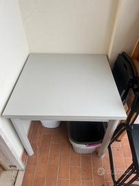 Tavolo 90x90 allungabile grigio chiaro