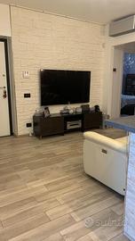 Mobile tv nero con vetro