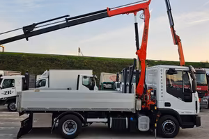 IVECO EUROCARGO 75E18 CASSONE FISSO MT3.85+GRU