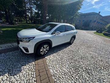 Suzuki S CROSS  2025