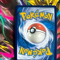 Pikachu v tre versioni carta pokemon foil versione