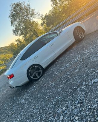 Si vende Audi A5 quattro 2.0 tdi 177 hp