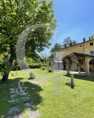 Villa di 1365 m² con più di 5 locali a Valsamoggia