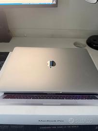 MacBook Pro M2 8GB Ram 256 GB Storage